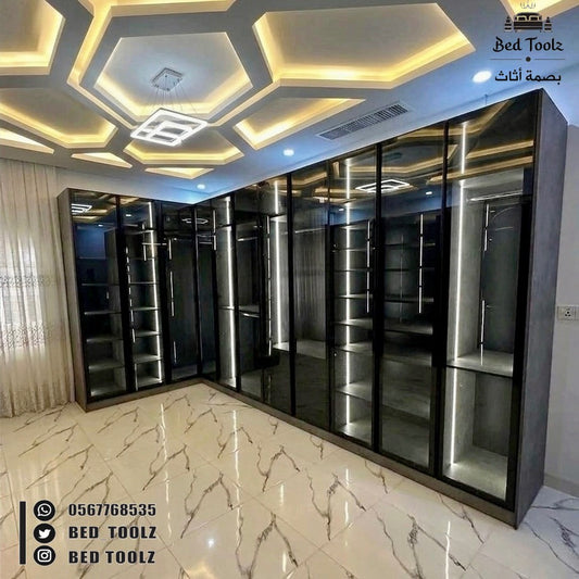 دولاب زاوية عصري زجاجي مضئ